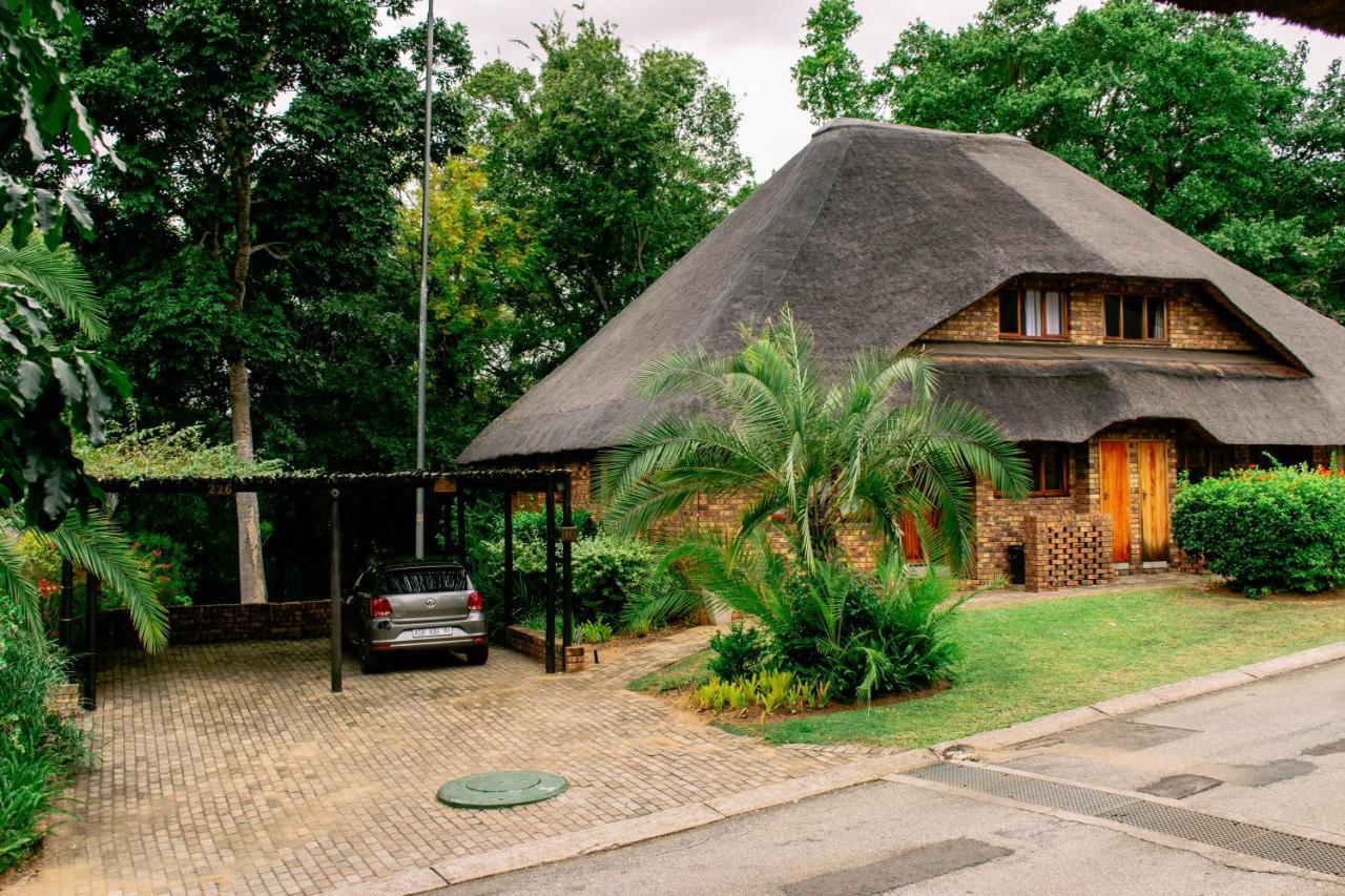 Inyamatane Luxury Lodge Хейзивю Екстериор снимка